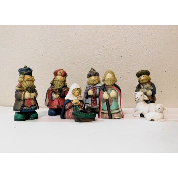 Porcelain Nativity Set 9-Piece Hand-Painted Christmas Display Holiday Workshop - Picture 5 of 16